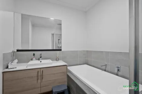Property photo of 17 Bringa Drive Mickleham VIC 3064