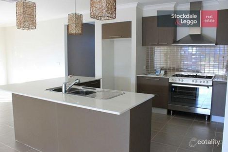 Property photo of 34 Gallery Way Pakenham VIC 3810