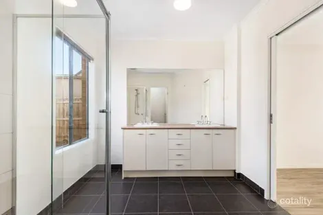 Property photo of 5 Stretton Drive Brookfield VIC 3338