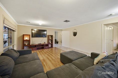 Property photo of 37 Grange Circuit Beaconsfield VIC 3807