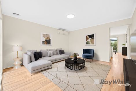 Property photo of 2/12 Renlik Court Pakenham VIC 3810