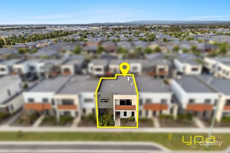 Property photo of 21 Queenie Way Cranbourne West VIC 3977