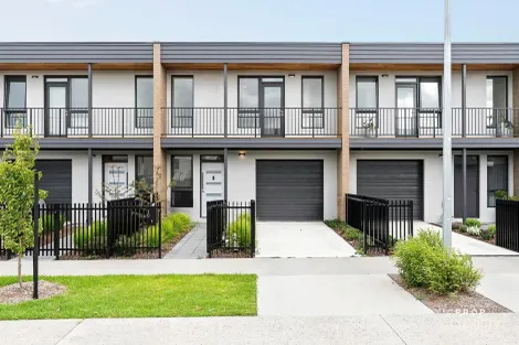 Property photo of 10 Vickers Way Sunshine North VIC 3020