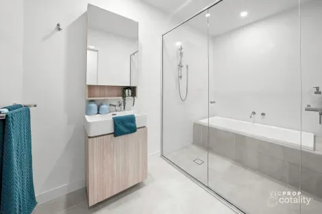 Property photo of 10 Vickers Way Sunshine North VIC 3020