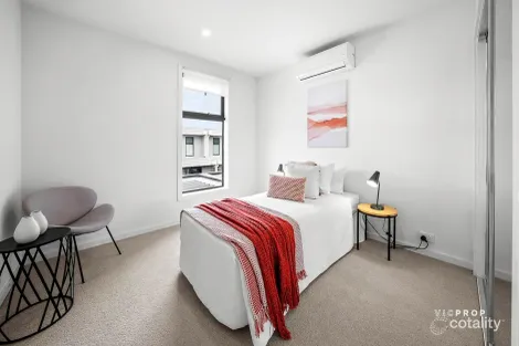 Property photo of 10 Vickers Way Sunshine North VIC 3020