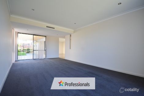 Property photo of 10 Tylney Loop Meadow Springs WA 6210