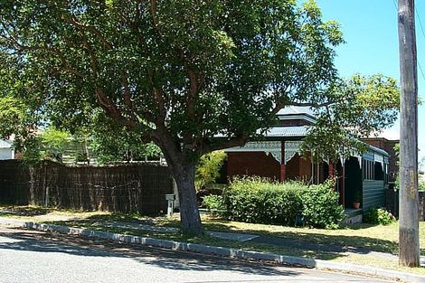 39 Samdon St, Hamilton, NSW 2303