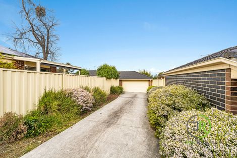 Property photo of 1/5 Lima Place Pakenham VIC 3810