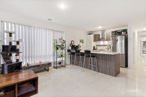 Property photo of 11 McKenna Place Pakenham VIC 3810