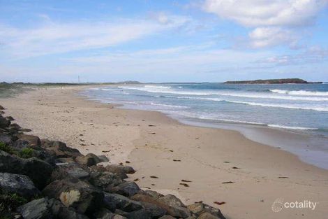 Property photo of 13 Peterborough Avenue Lake Illawarra NSW 2528