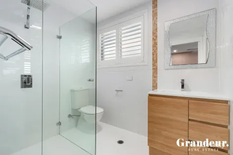 Property photo of 8 Haylen Place Edensor Park NSW 2176