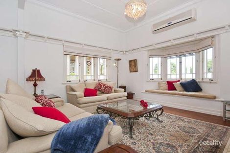 Property photo of 43 Hawthorne Road Hawthorne QLD 4171