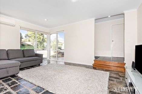 Property photo of 18 Kinkead Crescent Endeavour Hills VIC 3802