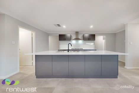 14 Koolbardi St, Halls Head, WA 6210