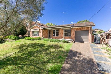 Property photo of 10 Dalgety Crescent Green Point NSW 2251