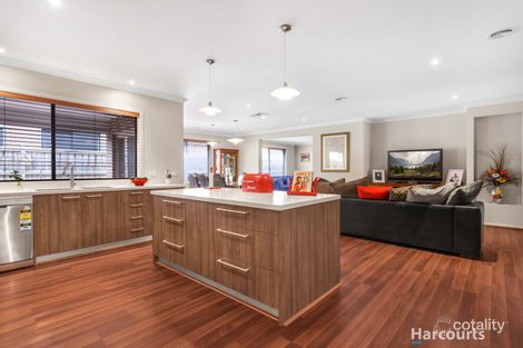 Property photo of 10 Maplewood Court Cranbourne North VIC 3977