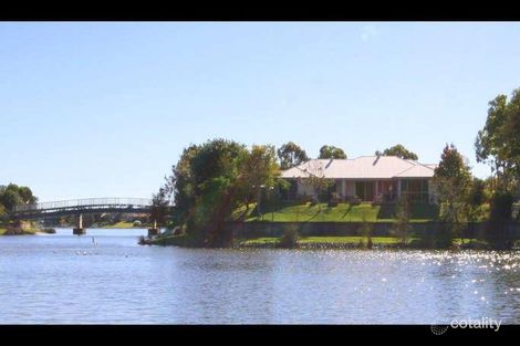 28 Lakes Cct, Burleigh Waters, QLD 4220