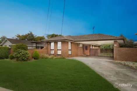 Property photo of 32 Solomon Street Mount Waverley VIC 3149