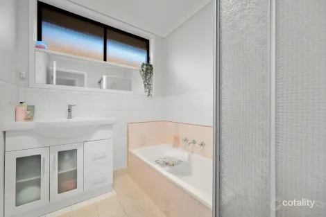 Property photo of 46 Eighth Avenue Rosebud VIC 3939