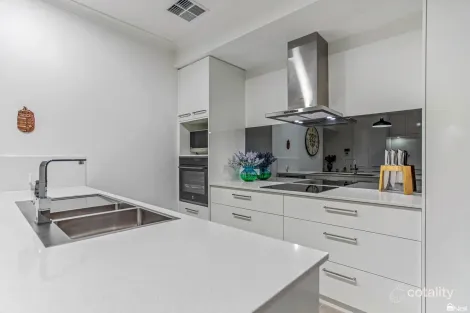 8 Langer Cres, Champion Lakes, WA 6111