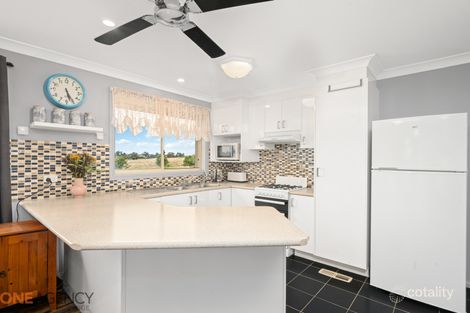 Property photo of 19 Sheldon Crescent Orange NSW 2800