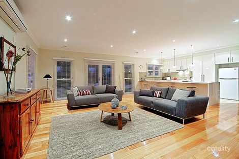 Property photo of 2/4 Bayview Street Bentleigh East VIC 3165