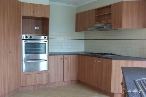 Property photo of 2 Cory Place Berwick VIC 3806