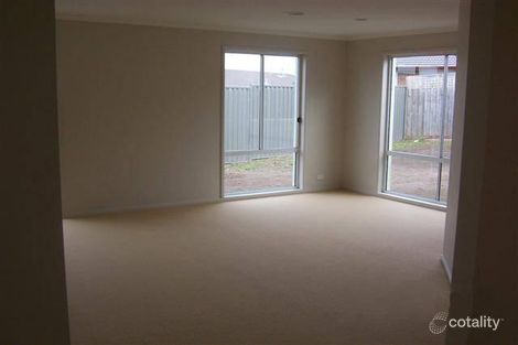 Property photo of 2 Cory Place Berwick VIC 3806