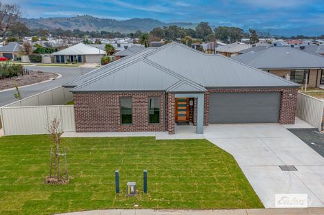 Property photo of 11 Tweed Way West Wodonga VIC 3690