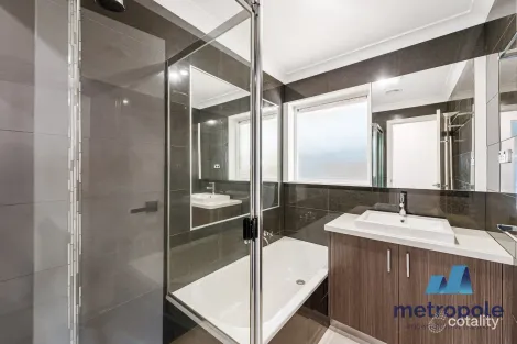 Property photo of 8 Erwin Drive Seaford VIC 3198