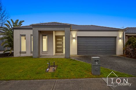 5 Mcewan Dr, Cranbourne East, VIC 3977