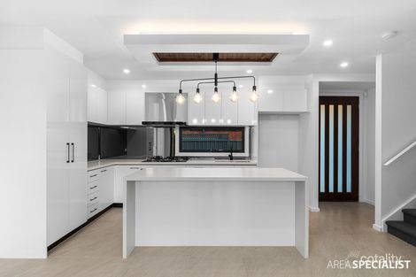 Property photo of 2/10 Stringybark Close Manor Lakes VIC 3024