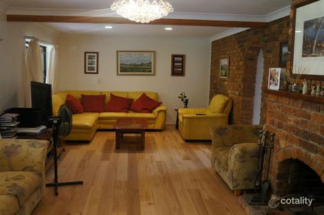 Property photo of 6 Logan Court Mount Ommaney QLD 4074