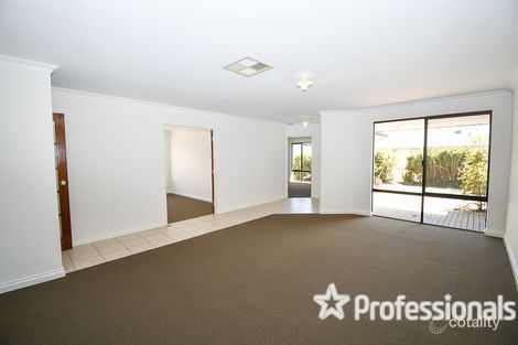 Property photo of 4 Alondro Way Meadow Springs WA 6210