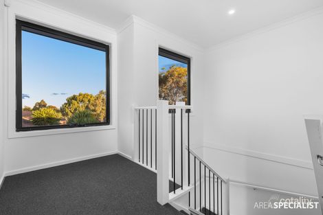 Property photo of 2/10 Stringybark Close Manor Lakes VIC 3024