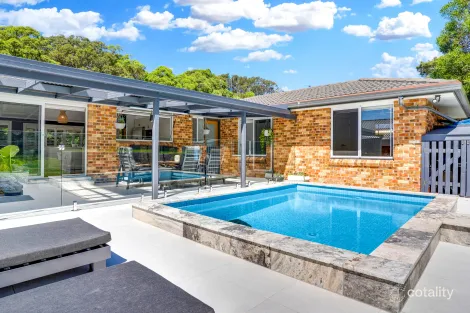 Property photo of 34 Kentia Drive Forster NSW 2428
