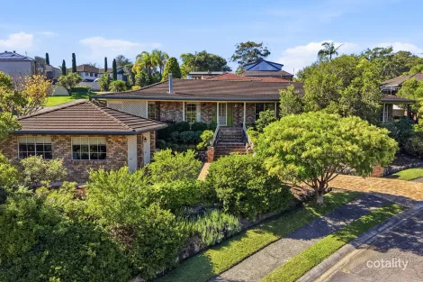 2 Victor Cl, Green Point, NSW 2251