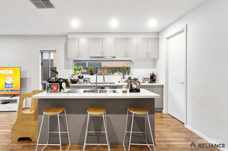 6 Oakham Dr, Harkness, VIC 3337