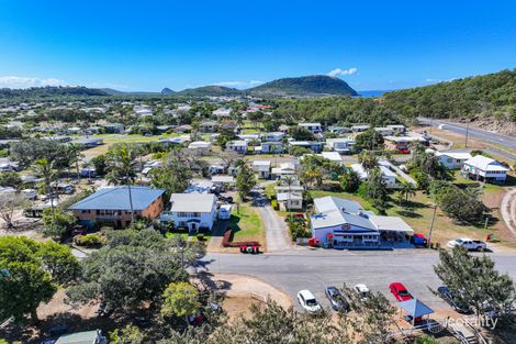 Property photo of 11 Esplanade Causeway Lake QLD 4703