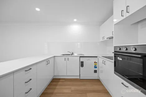 Property photo of 2/29 Cambridge Street Silkstone QLD 4304