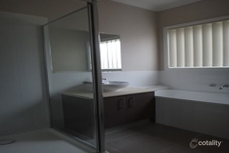 Property photo of 36 Barleygrass Crescent Brookfield VIC 3338