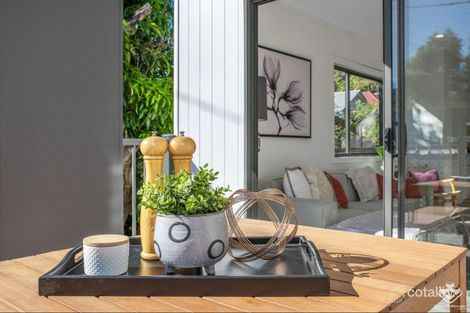 51 Broomfield St, Taringa, QLD 4068