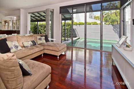 137 Oxlade Dr, New Farm, QLD 4005