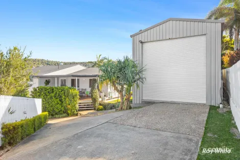14 YEARSLEY GR, PACIFIC HEIGHTS, QLD 4703