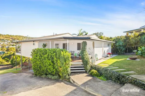 Property photo of 14 Yearsley Grove Pacific Heights QLD 4703