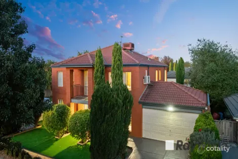 27 Chisholm Cres, Narre Warren South, VIC 3805
