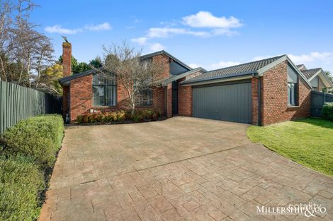 Property photo of 32 John Ryan Drive South Morang VIC 3752