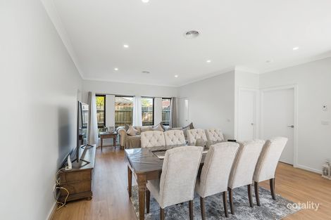 Property photo of 2/22 Dearing Avenue Cranbourne VIC 3977