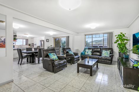 Property photo of 18 Horizon Boulevard Hampton Park VIC 3976