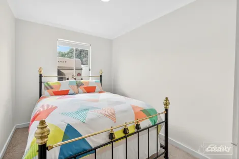 Property photo of 17 Captain Sturt Parade Hindmarsh Island SA 5214